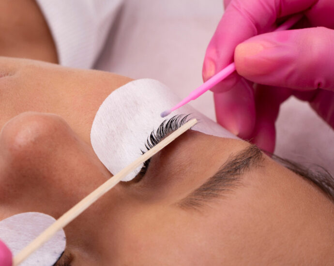 aplikacja sztucznych rzes